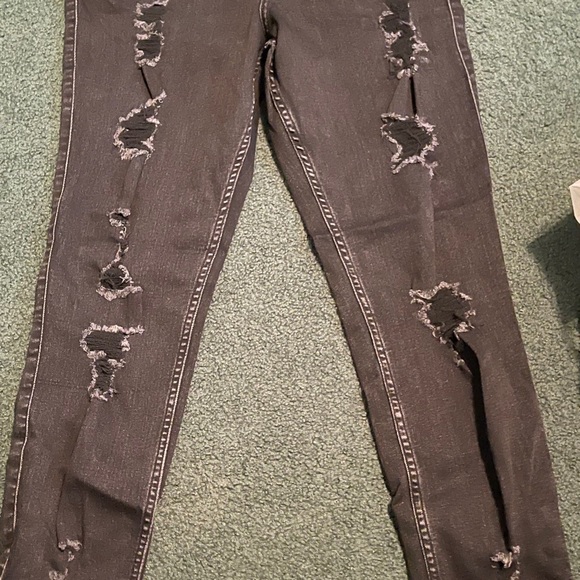 HOLLISTER SIZE 17R RIPPED STYLE - Picture 5 of 5